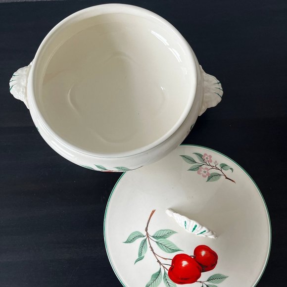 Homer Laughlin Red Apple Covered Vegetable Dish // Vintage 1950s Kitchen - Picture 5 of 7